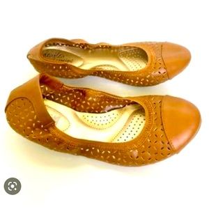 Easy to wear brand new flats